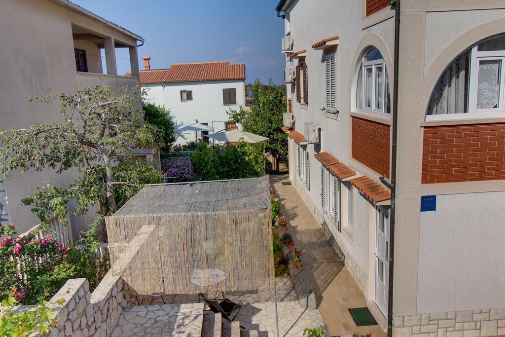 Apartment Nikolina Mali Losinj Ngoại thất bức ảnh